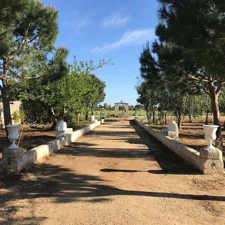 Tenuta Castelle 住宿加早餐酒店 库特罗菲安诺